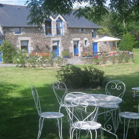 La Touche D'en Bas Guest house Plouguenast-Langast